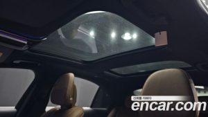 Mercedes-Benz E-Class E300 4MATIC AMG Line 2025 года из Южной Кореи