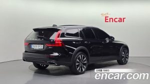 Volvo V60 B5 PRO AWD 2022 года из Южной Кореи