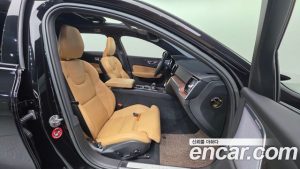 Volvo V60 B5 PRO AWD 2022 года из Южной Кореи