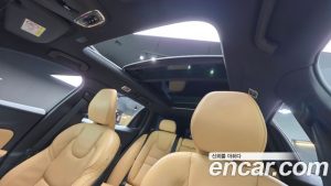 Volvo V60 B5 PRO AWD 2022 года из Южной Кореи