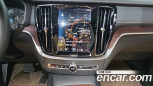 Volvo V60 B5 PRO AWD 2022 года из Южной Кореи
