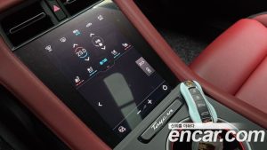Porsche Taycan 4 CROSS TURISMO 2025 года из Южной Кореи