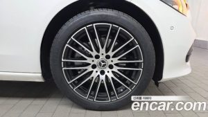 Mercedes-Benz C-Class C200 Avantgarde 2025 года из Южной Кореи
