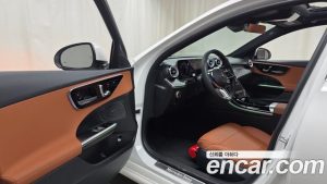 Mercedes-Benz C-Class C200 Avantgarde 2025 года из Южной Кореи