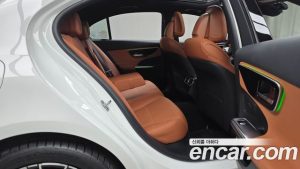 Mercedes-Benz C-Class C200 Avantgarde 2025 года из Южной Кореи