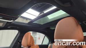 Mercedes-Benz C-Class C200 Avantgarde 2025 года из Южной Кореи