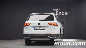 Volkswagen Tiguan 2.0 TSI Prestige 2023 года из Южной Кореи