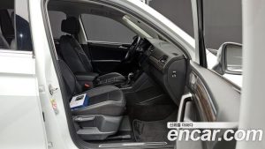 Volkswagen Tiguan 2.0 TSI Prestige 2023 года из Южной Кореи