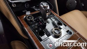 Bentley Flying Spur 4.0 Azure 2023 года из Южной Кореи