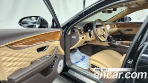 Bentley Flying Spur 4.0 Azure 2023 года из Южной Кореи
