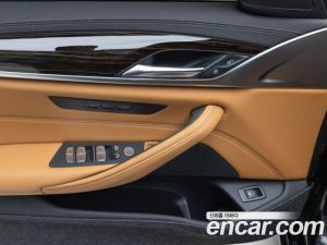 BMW 5-Series 520i Luxury 2023 года из Южной Кореи