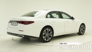 Mercedes-Benz E-Class E350e 4MATIC 2025 года из Южной Кореи