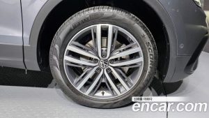Volkswagen Tiguan 2.0 TSI Prestige 2023 года из Южной Кореи