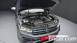 Volkswagen Tiguan 2.0 TSI Prestige 2023 года из Южной Кореи