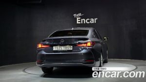 Lexus ES Executive 2025 года из Южной Кореи