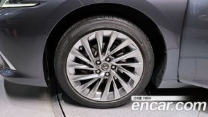 Lexus ES Executive 2025 года из Южной Кореи