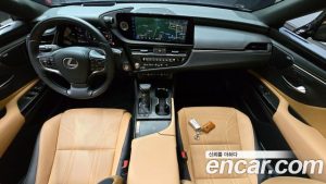 Lexus ES Executive 2025 года из Южной Кореи