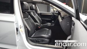 Volkswagen Passat 2.0 TDI Prestige 2022 года из Южной Кореи
