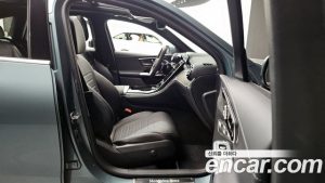 Mercedes-Benz GLC-Class GLC300 4MATIC AMG Line 2025 года из Южной Кореи