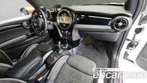 Mini Cooper JCW 2024 года из Южной Кореи