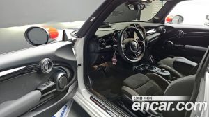 Mini Cooper JCW 2024 года из Южной Кореи