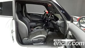 Mini Cooper JCW 2024 года из Южной Кореи