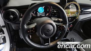 Mini Cooper JCW 2024 года из Южной Кореи