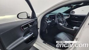 Mercedes-Benz C-Class C200 AMG Line 2024 года из Южной Кореи