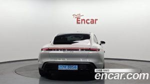 Porsche Taycan GTS 2023 года из Южной Кореи