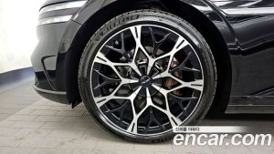 Genesis G90 Бензин 3.5 Turbo e-S/C AWD 2025 года из Южной Кореи