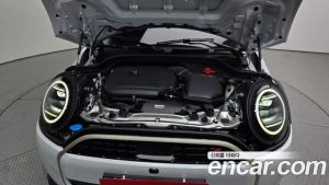 Mini Cooper 5Door Favoured 2025 года из Южной Кореи