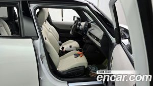 Mini Cooper 5Door Favoured 2025 года из Южной Кореи