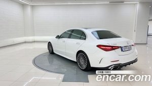 Mercedes-Benz C-Class C300 4MATIC AMG Line 2024 года из Южной Кореи