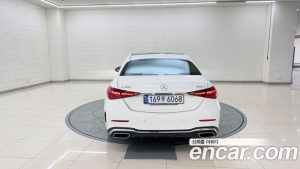 Mercedes-Benz C-Class C300 4MATIC AMG Line 2024 года из Южной Кореи