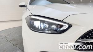 Mercedes-Benz C-Class C300 4MATIC AMG Line 2024 года из Южной Кореи