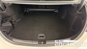 Mercedes-Benz C-Class C300 4MATIC AMG Line 2024 года из Южной Кореи