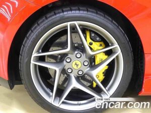 Ferrari F8 3.9 V8 2022 года из Южной Кореи