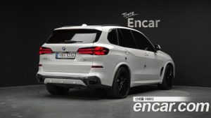 BMW X5 xDrive 40d M Sport Online Exclusive Edition 2025 года из Южной Кореи