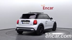 Mini Cooper CLASSIC Plus 2024 года из Южной Кореи