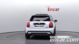 Mini Cooper CLASSIC Plus 2024 года из Южной Кореи