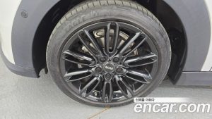 Mini Cooper CLASSIC Plus 2024 года из Южной Кореи