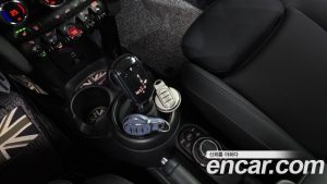 Mini Cooper CLASSIC Plus 2024 года из Южной Кореи