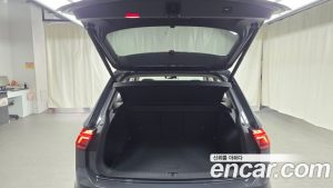Volkswagen Tiguan 2.0 TDI 4 Prestige 2023 года из Южной Кореи
