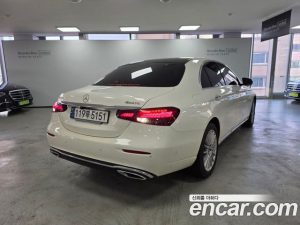 Mercedes-Benz E-Class E220d 4MATIC Exclusive 2023 года из Южной Кореи