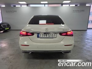 Mercedes-Benz E-Class E220d 4MATIC Exclusive 2023 года из Южной Кореи