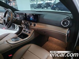 Mercedes-Benz E-Class E220d 4MATIC Exclusive 2023 года из Южной Кореи