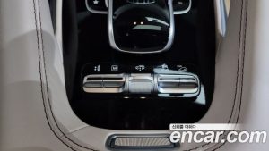 Mercedes-Benz GLS-Class Maybach GLS600 4MATIC MANUFAKTUR 2023 года из Южной Кореи