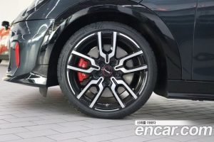 Mini Cooper JCW 2025 года из Южной Кореи