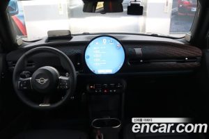 Mini Cooper JCW 2025 года из Южной Кореи