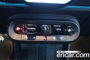 Mini Cooper JCW 2025 года из Южной Кореи